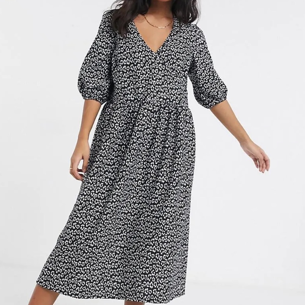 ASOS Black/White Floral Puff Sleeve Midi Dress. Size 6